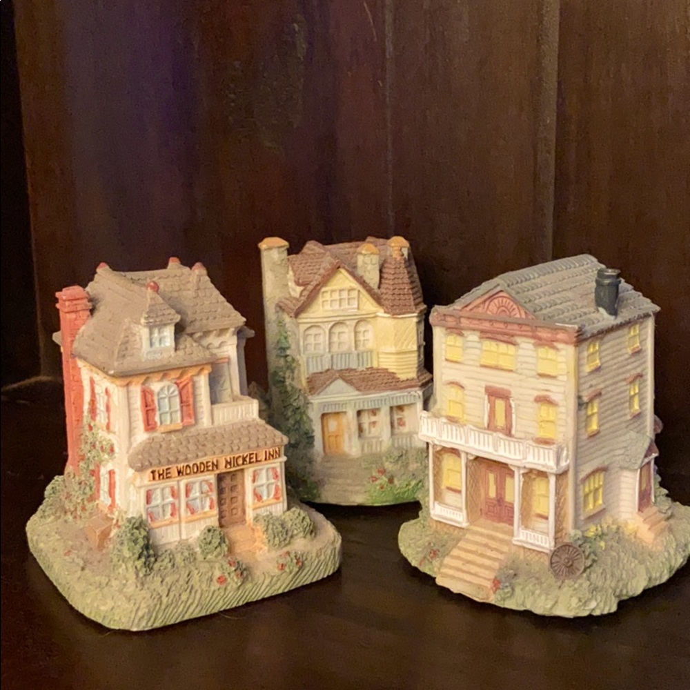 Vintage Set of 3 Miniature Houses